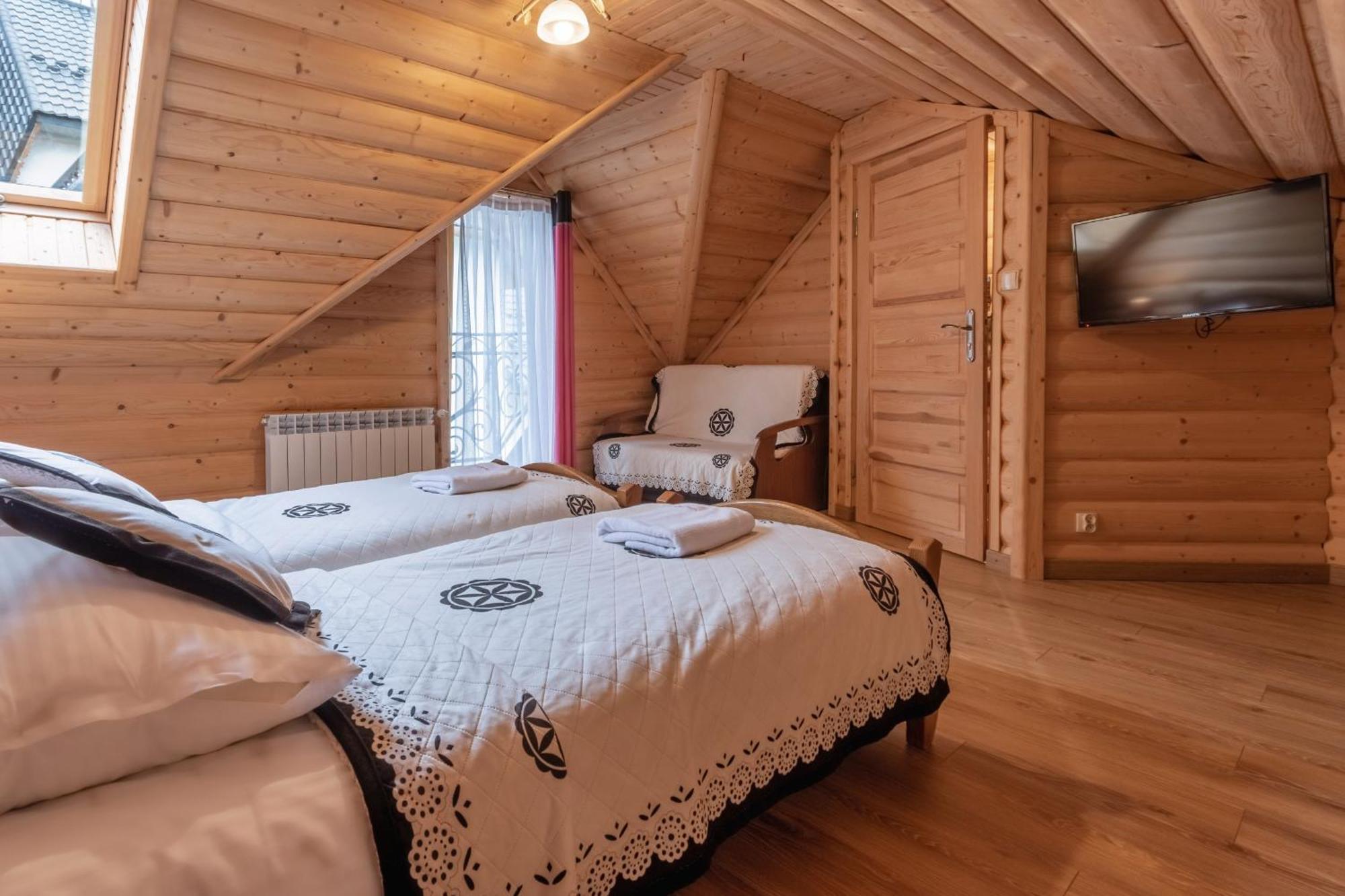 Lesny Dwor Bed & Breakfast มูชองค์ชิคแล ภายนอก รูปภาพ