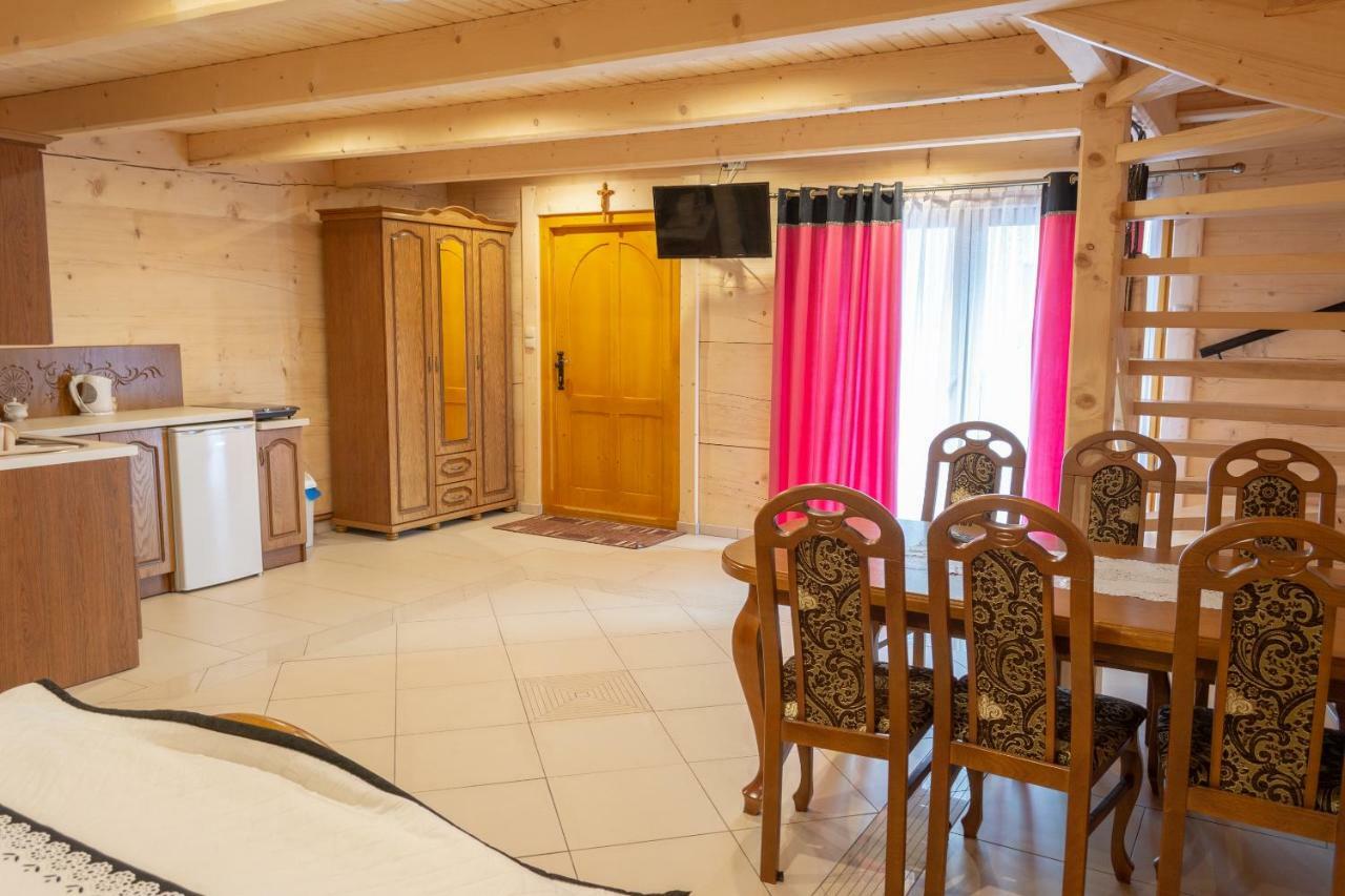 Lesny Dwor Bed & Breakfast มูชองค์ชิคแล ภายนอก รูปภาพ