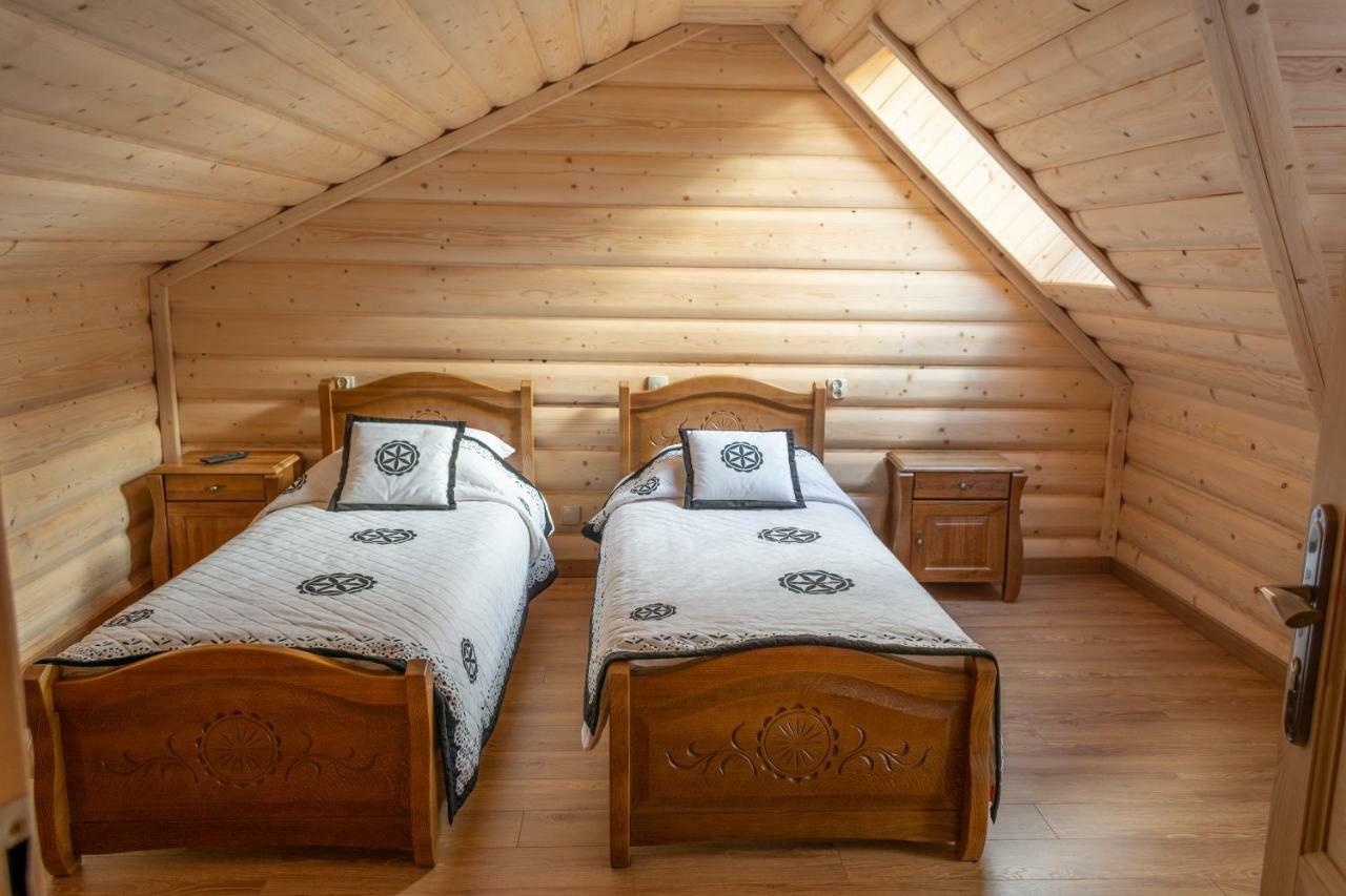 Lesny Dwor Bed & Breakfast มูชองค์ชิคแล ภายนอก รูปภาพ