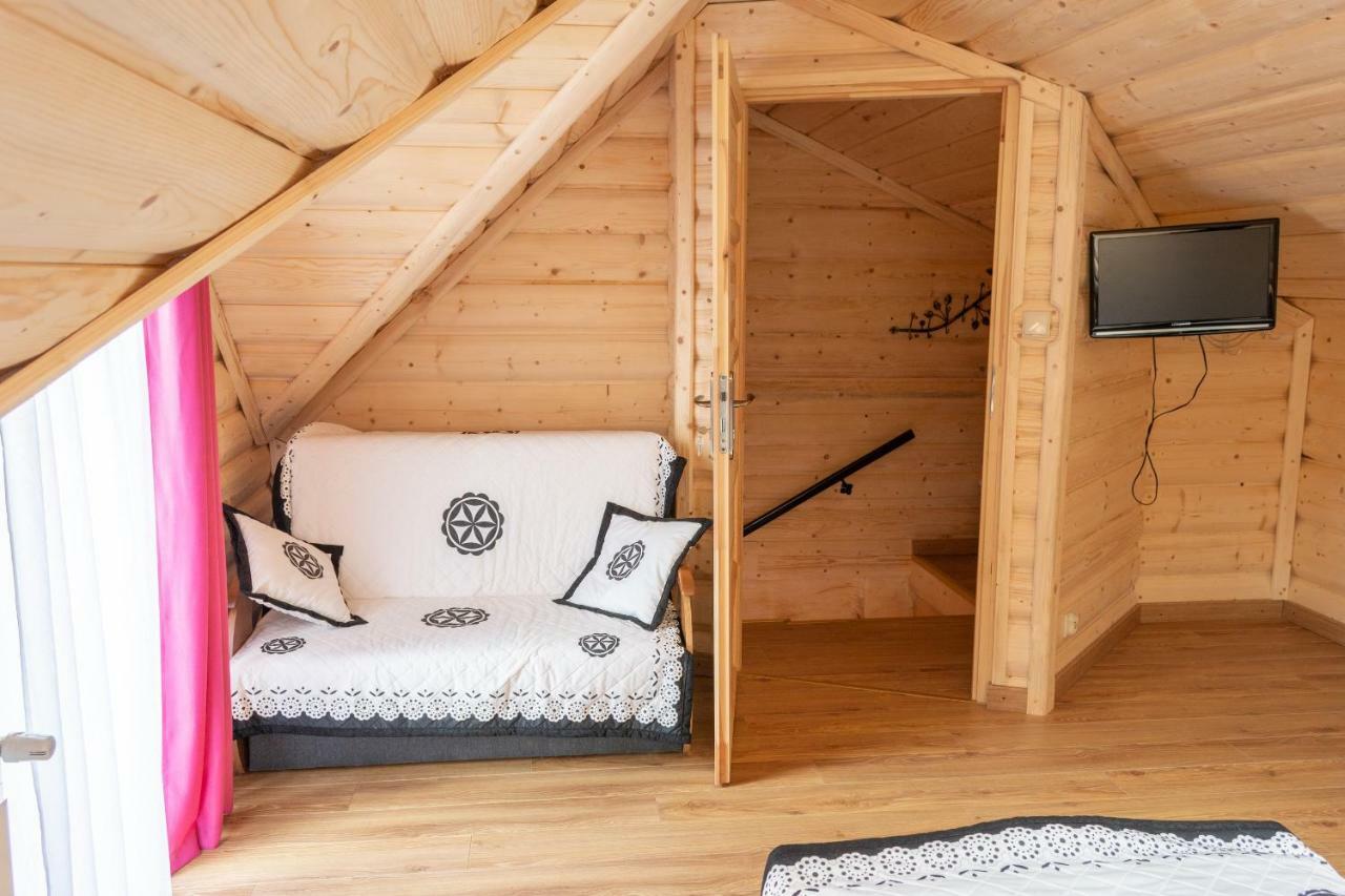 Lesny Dwor Bed & Breakfast มูชองค์ชิคแล ภายนอก รูปภาพ